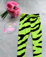 Load image into Gallery viewer, Pink zebra leggings