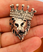 Load image into Gallery viewer, Lion crown lapel pin